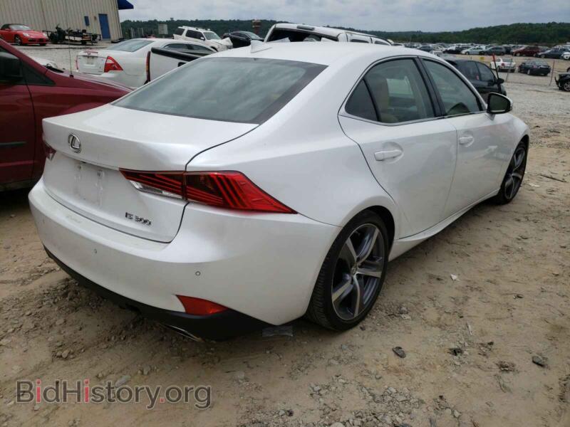2019 Lexus IS (VIN JTHBA1D2XK5093203) — фото 4 из 10