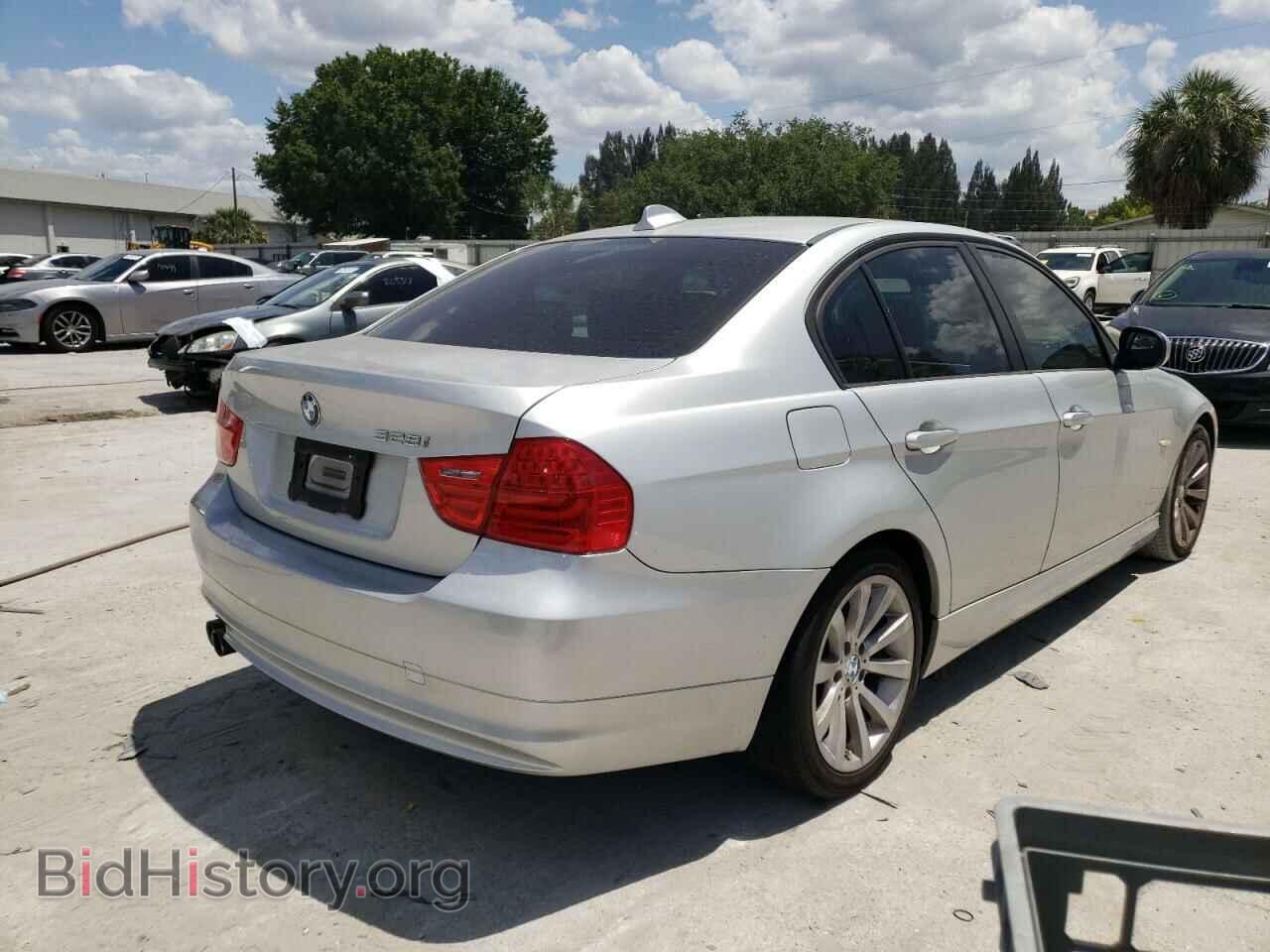 2011 BMW 3 SERIES - VIN: WBAPH7C58BE461778 - Фото 4