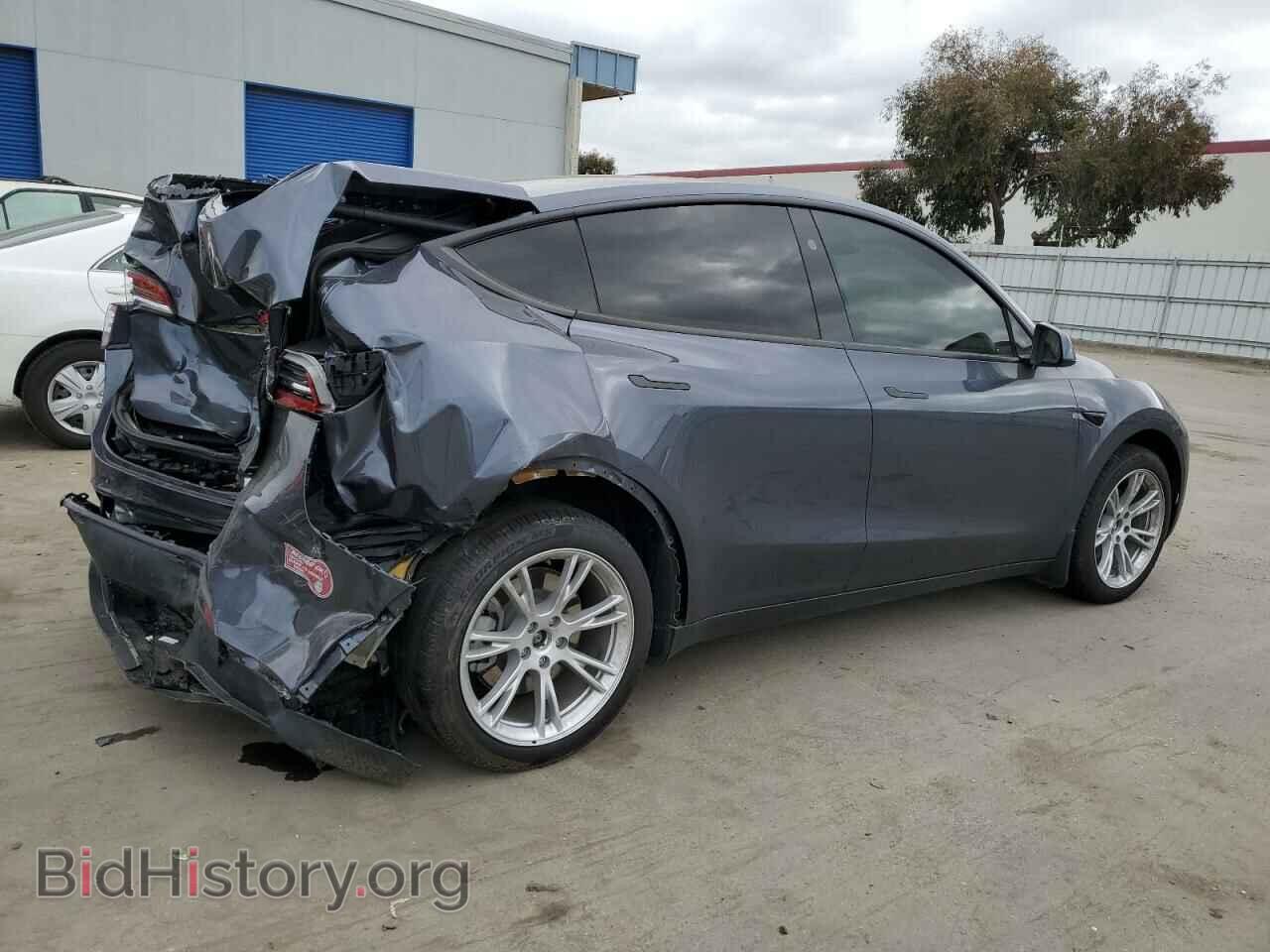 2024 TESLA MODEL Y - VIN: 7SAYGDEE5RA215916 - Фото 3