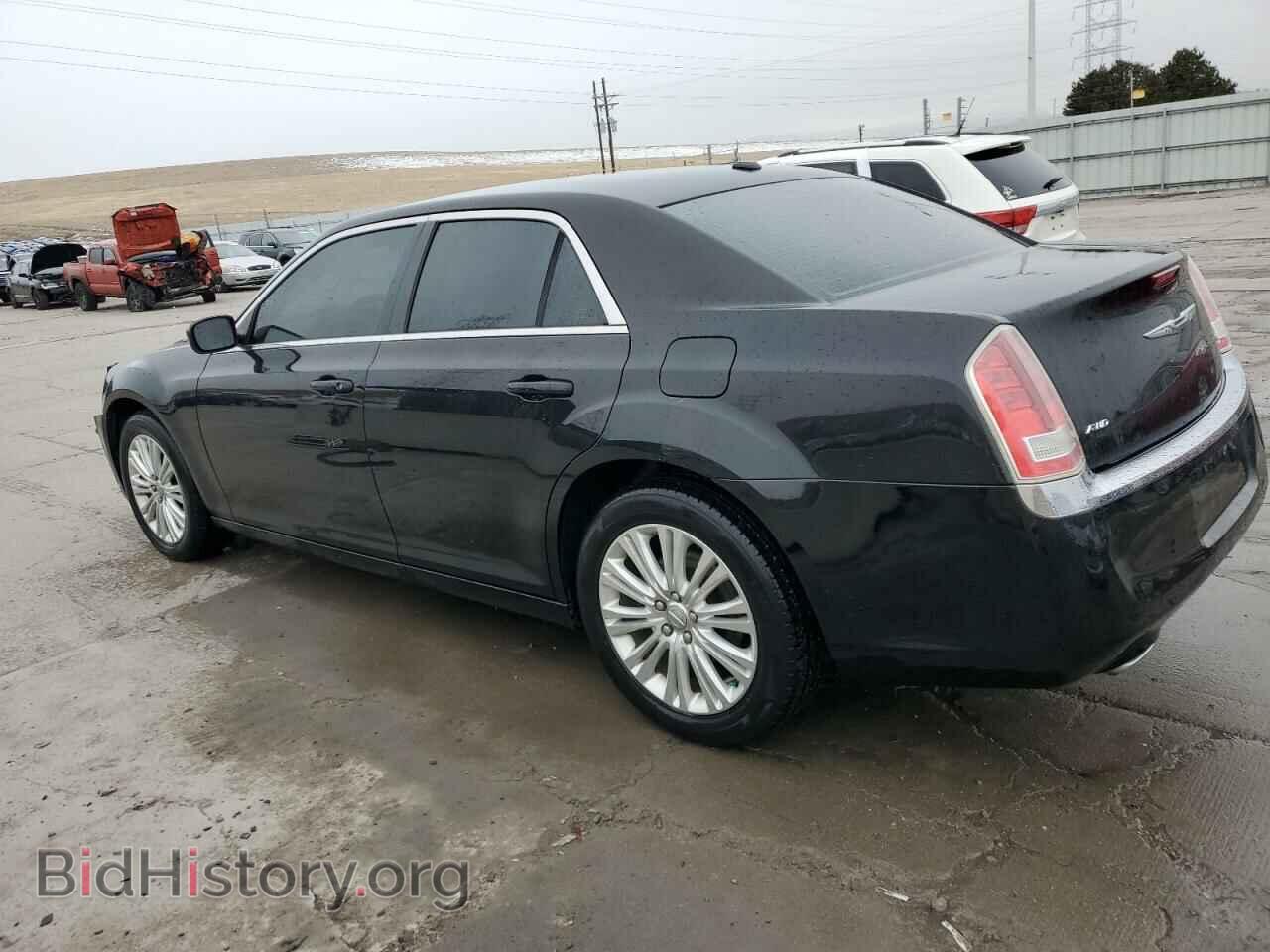 2013 CHRYSLER 300 - VIN: 2C3CCARG0DH633906 - Фото 2