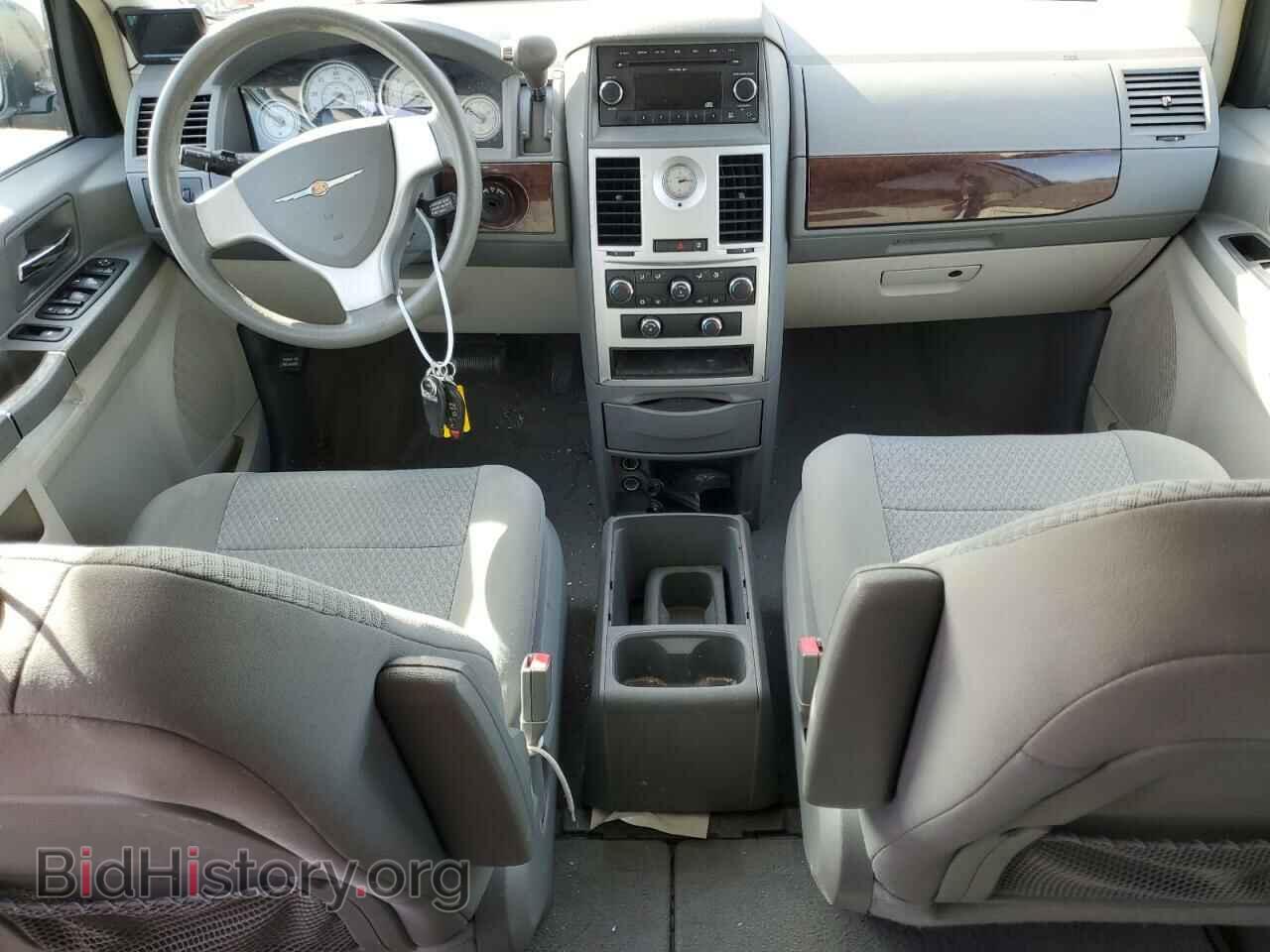2010 CHRYSLER MINIVAN - VIN: 2A4RR2D17AR428810 - Photo 8