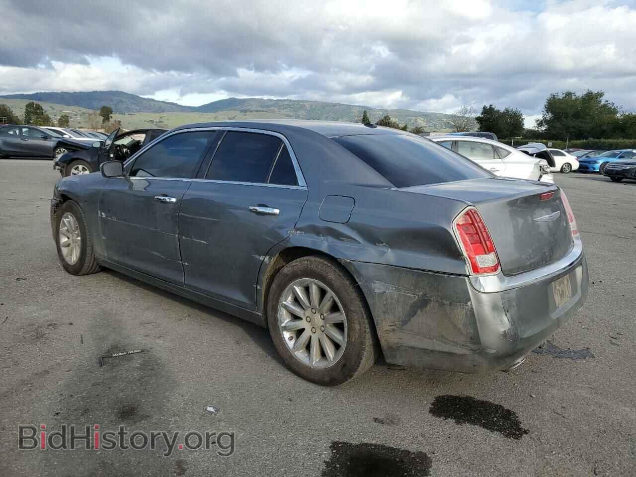 2011 CHRYSLER 300 - VIN: 2C3CA5CG3BH557942 - Фото 2