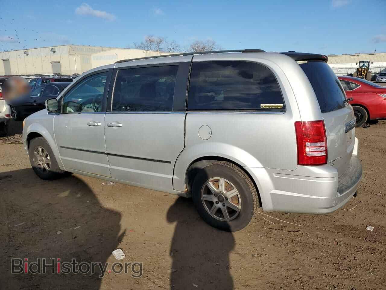 2010 CHRYSLER MINIVAN - VIN: 2A4RR8DX6AR480565 - Photo 2