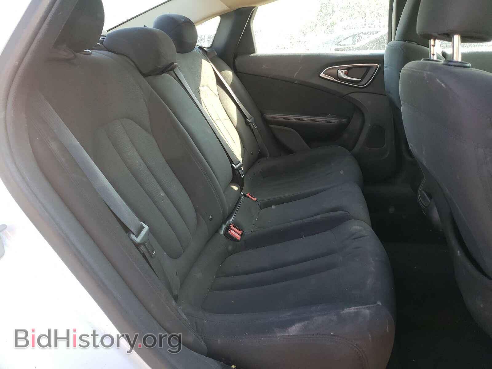 2015 CHRYSLER 200 - VIN: 1C3CCCAB3FN570810 - Photo 6