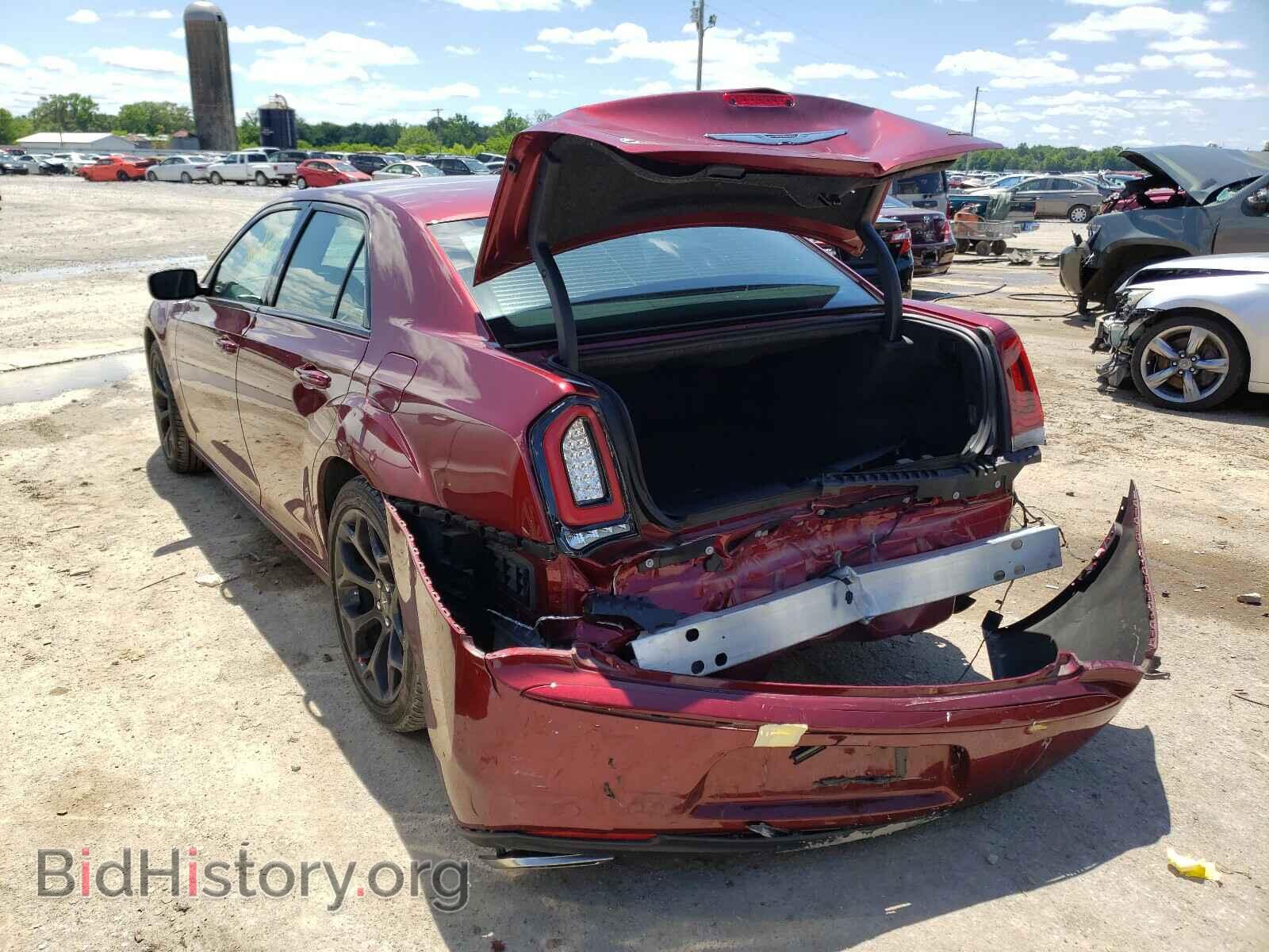 2019 CHRYSLER 300 - VIN: 2C3CCAAG0KH589883 - Фото 3