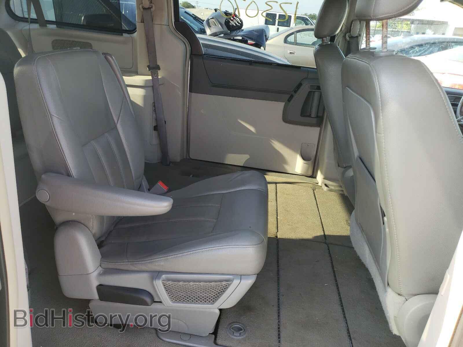 2008 CHRYSLER MINIVAN - VIN: 2A8HR54P88R790865 - Фото 6