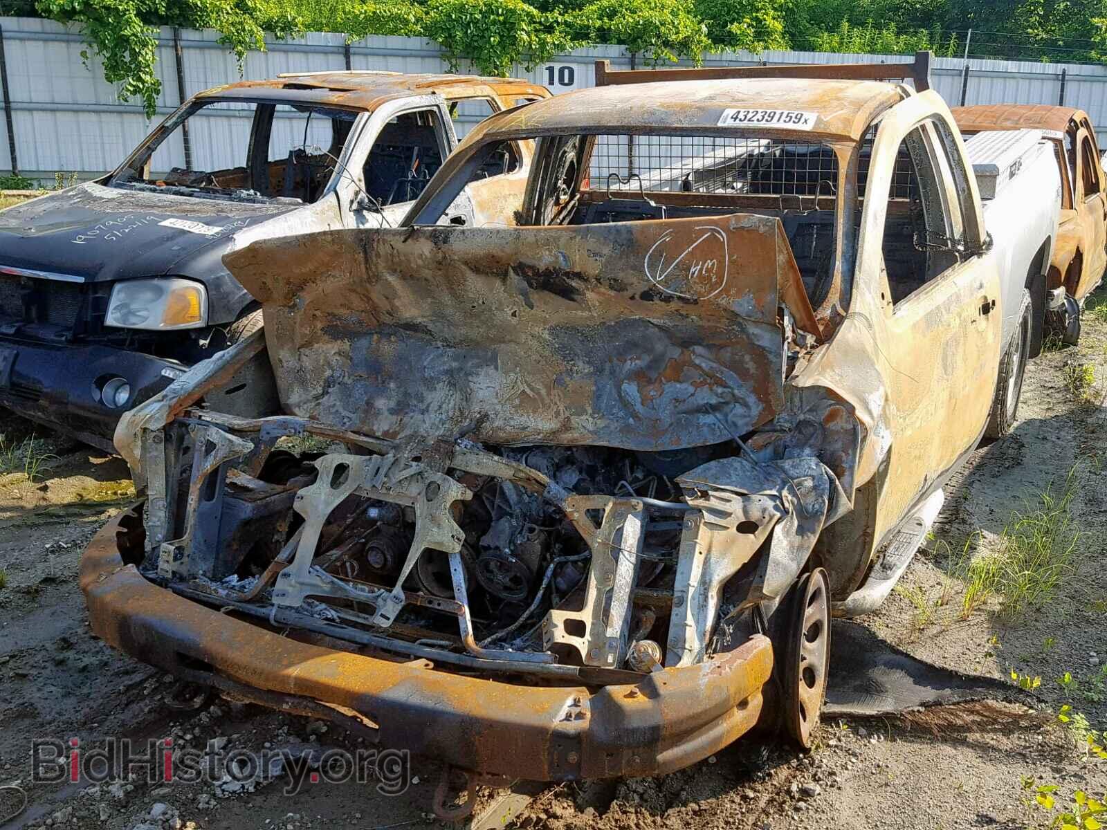 2012 CHEVROLET SILVERADO - VIN: 1GCNKPE0XCZ188558 - Фото 2