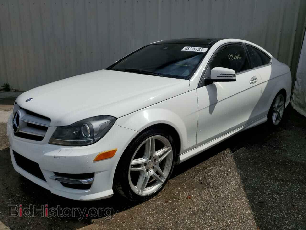 Photo WDDGJ4HB3DG040231 - MERCEDES-BENZ C-CLASS 2013