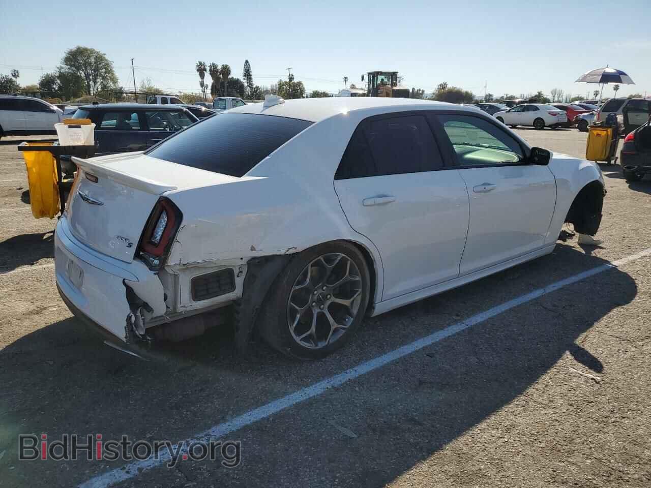 2016 CHRYSLER 300 - VIN: 2C3CCABT6GH329037 - Фото 3