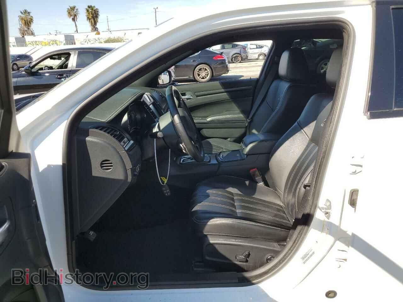2016 CHRYSLER 300 - VIN: 2C3CCABT6GH329037 - Фото 7