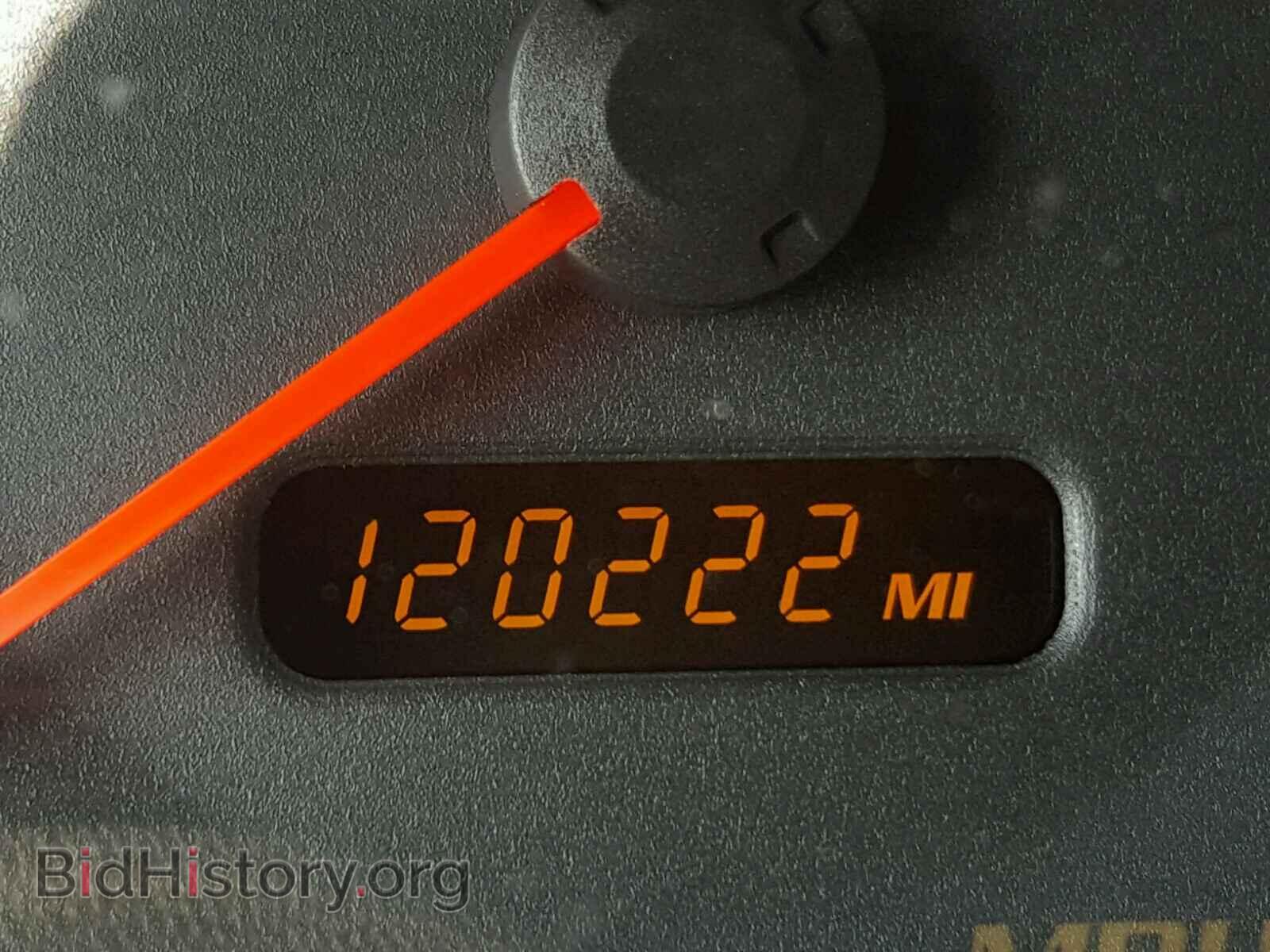2004 CADILLAC CTS - VIN: 1G6DM577840114018 - Photo 8