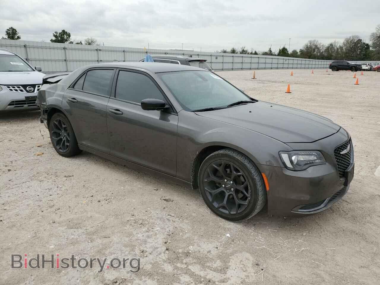 2019 CHRYSLER 300 - VIN: 2C3CCAAG9KH590532 - Фото 4