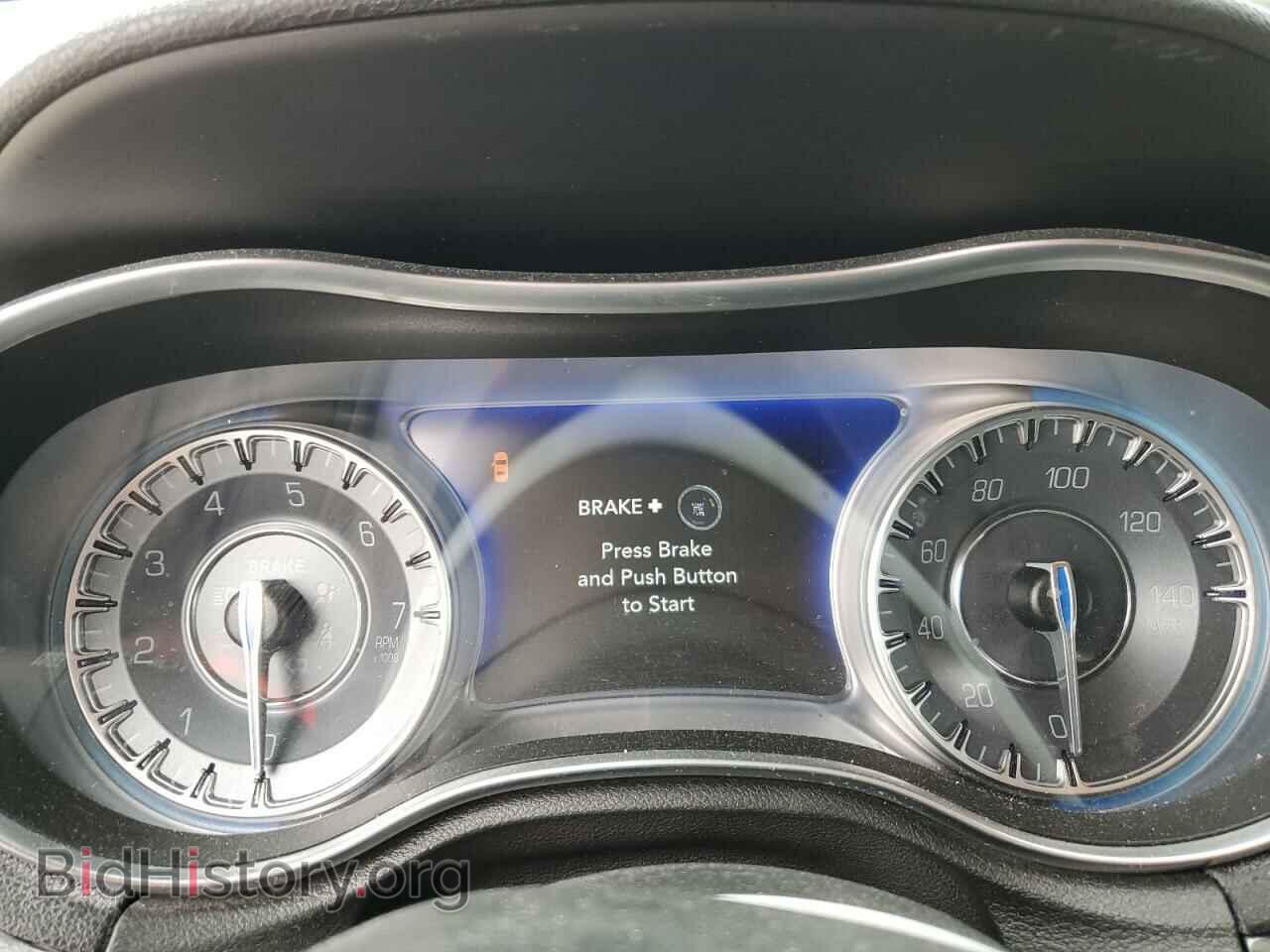 2019 CHRYSLER 300 - VIN: 2C3CCAAG9KH590532 - Фото 9