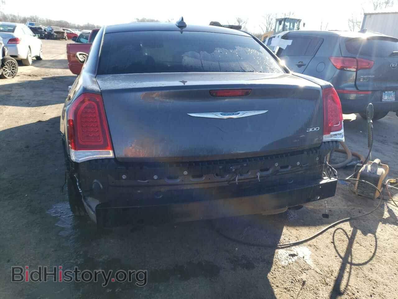 2017 CHRYSLER 300 - VIN: 2C3CCAAG7HH662238 - Фото 6