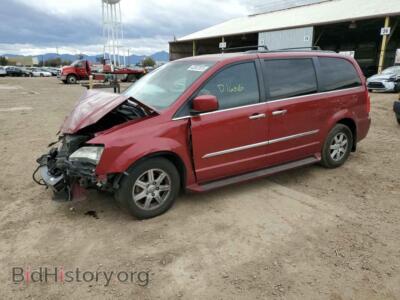 2011 Chrysler MINIVAN Town & COU, красный — VIN 2A4RR5DG3BR750707, Copart