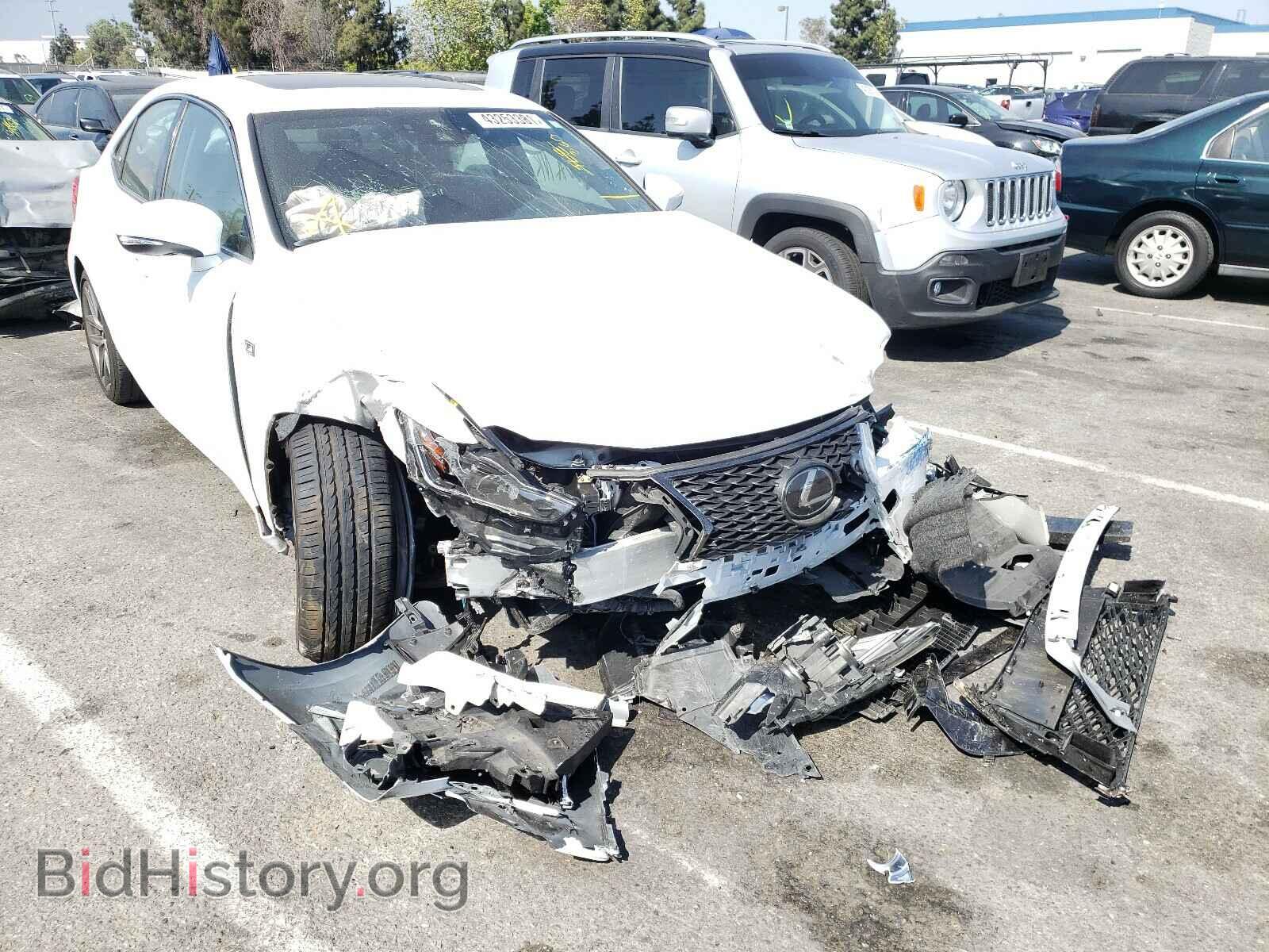Photo JTHBA1D25J5080633 - LEXUS IS 2018