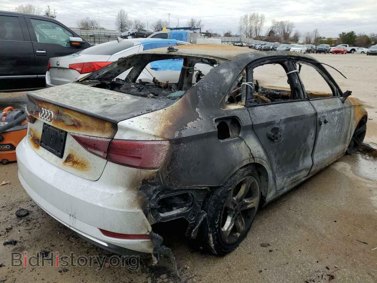 2018 AUDI A3 - VIN: WAUAUGFF8J1039991 - Фото 3