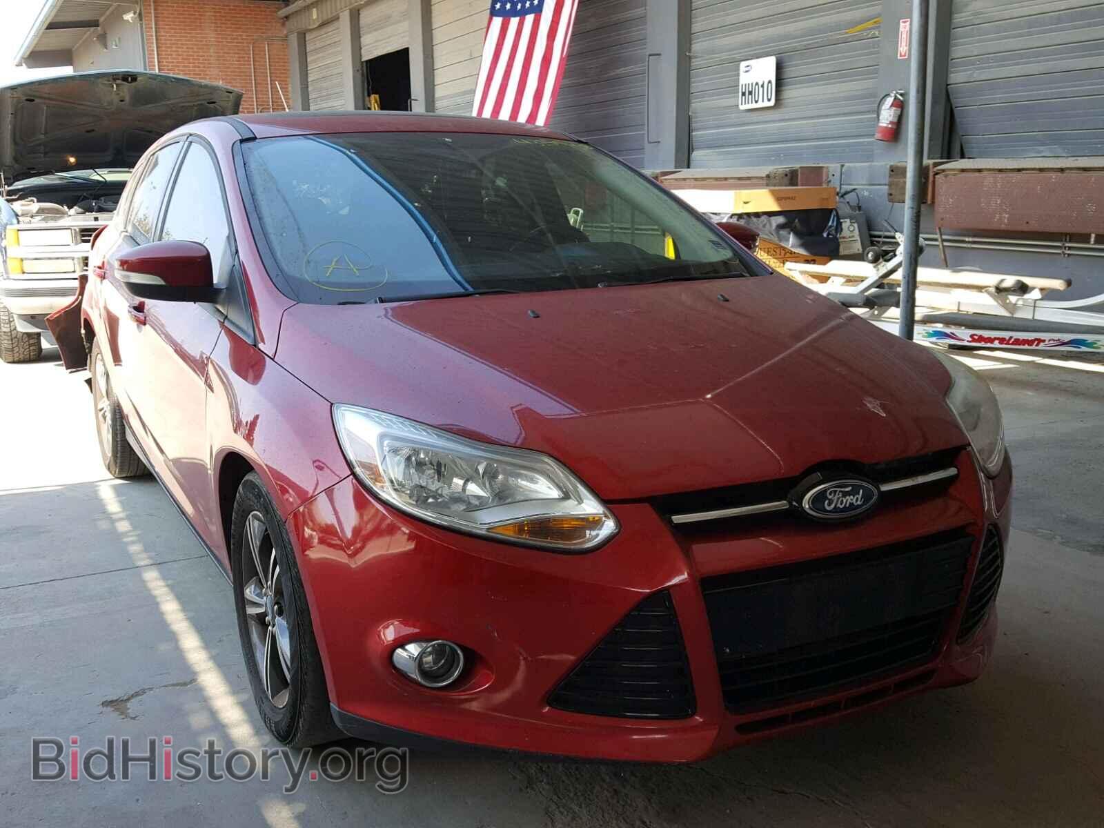 2012 Ford FOCUS Focus SE (VIN 1FAHP3K28CL258158) — фото 1 из 10, Copart, повреждение: задняя часть