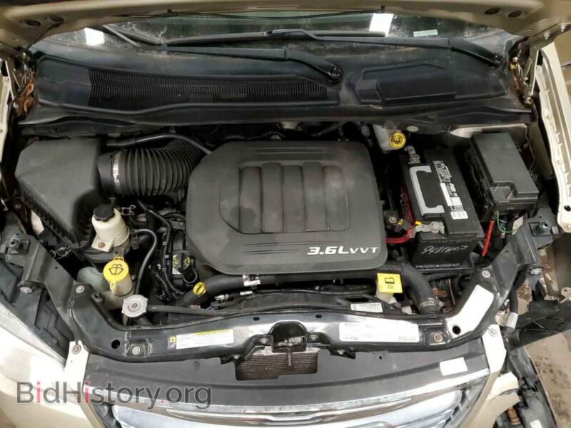 2011 Chrysler MINIVAN (VIN 2A4RR5DG6BR697792) — photo 12 of 13