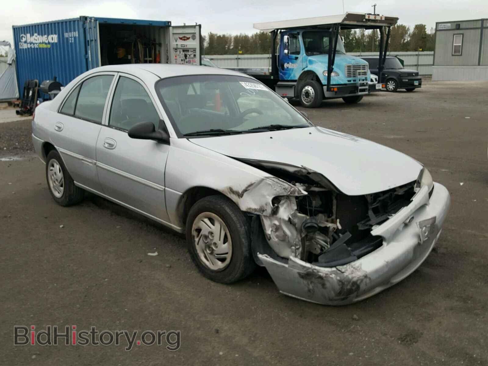 Photo 3FAFP13P3YR232002 - FORD ESCORT 2000