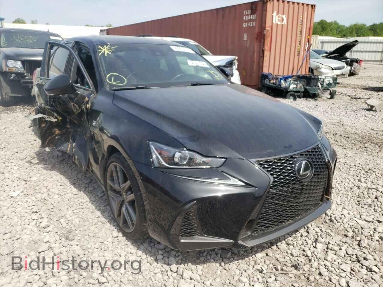 Photo JTHBE1D21H5031279 - LEXUS IS 2017
