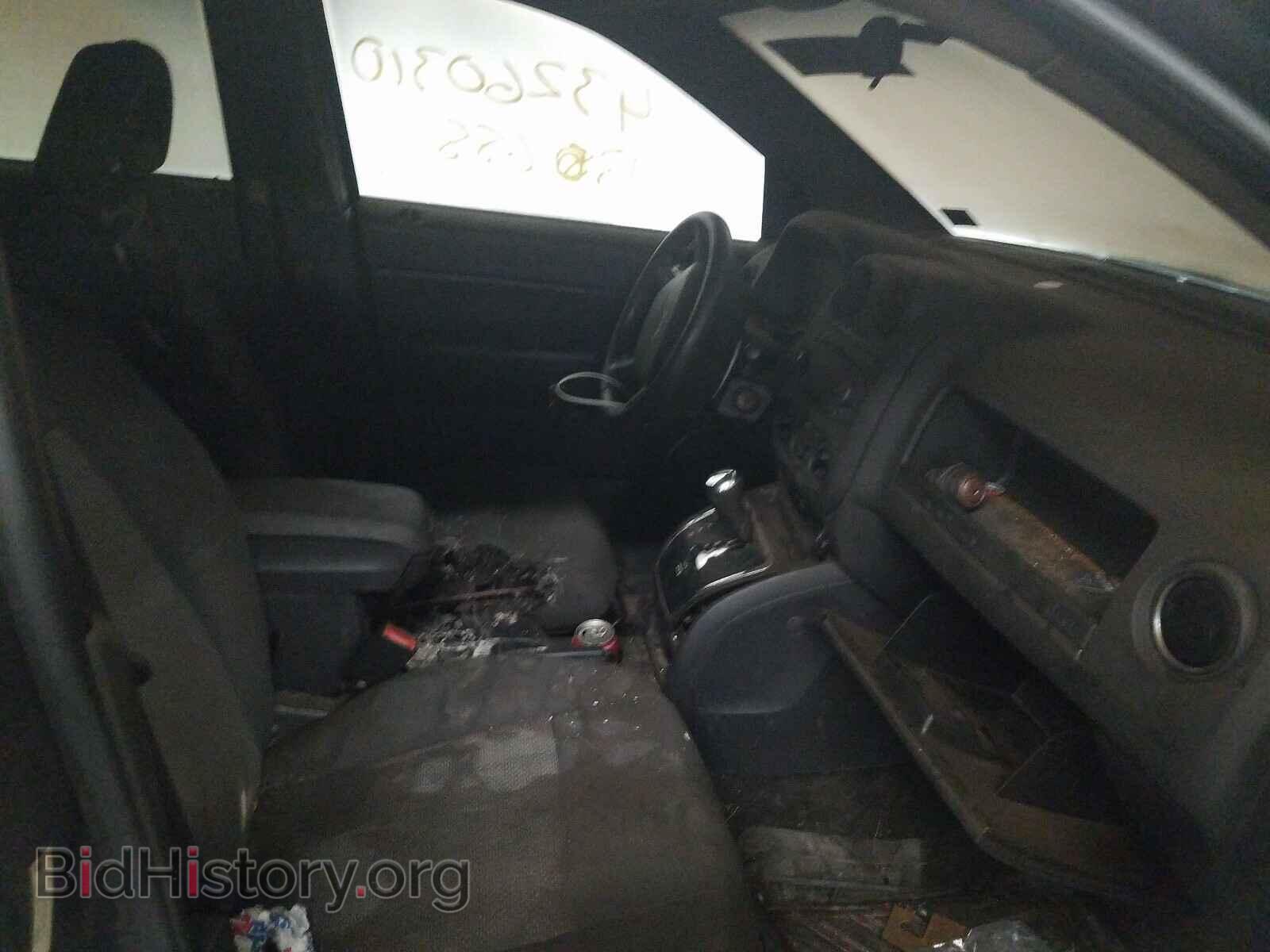 2009 JEEP COMPASS - VIN: 1J4FF47B29D225513 - Photo 5