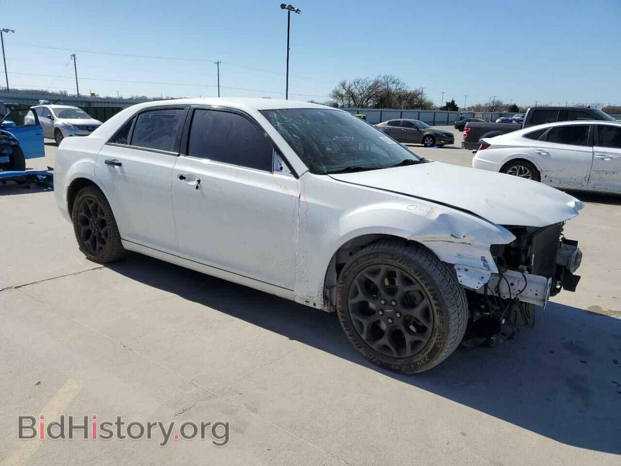 2019 CHRYSLER 300 - VIN: 2C3CCAGG8KH569341 - Фото 4