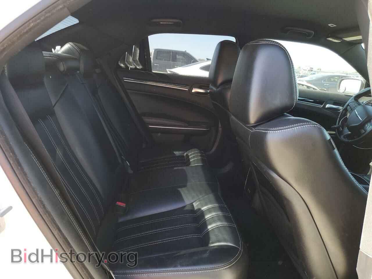 2019 CHRYSLER 300 - VIN: 2C3CCAGG8KH569341 - Фото 10