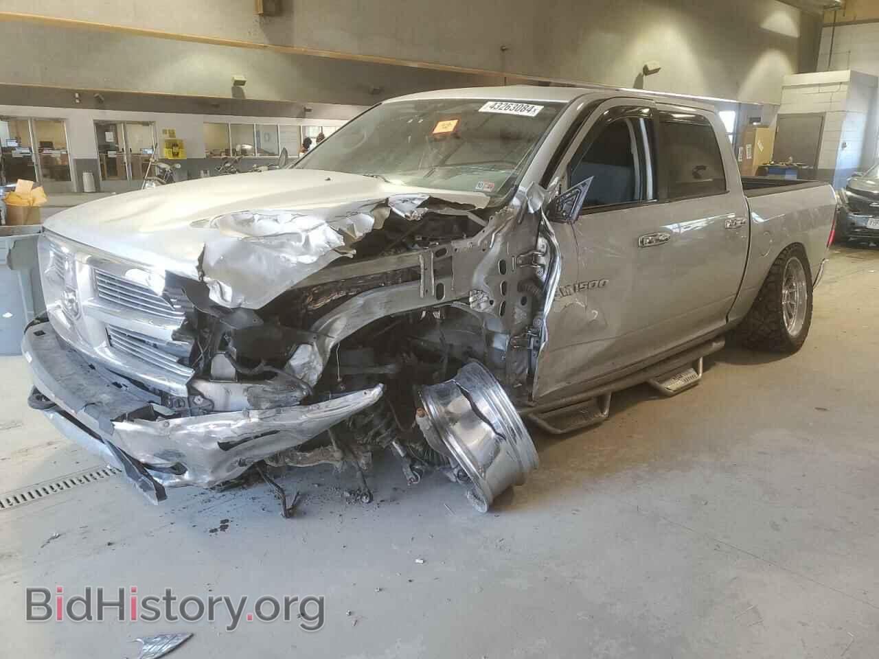 Photo 1D7RV1CT2BS571037 - DODGE All Models 2011