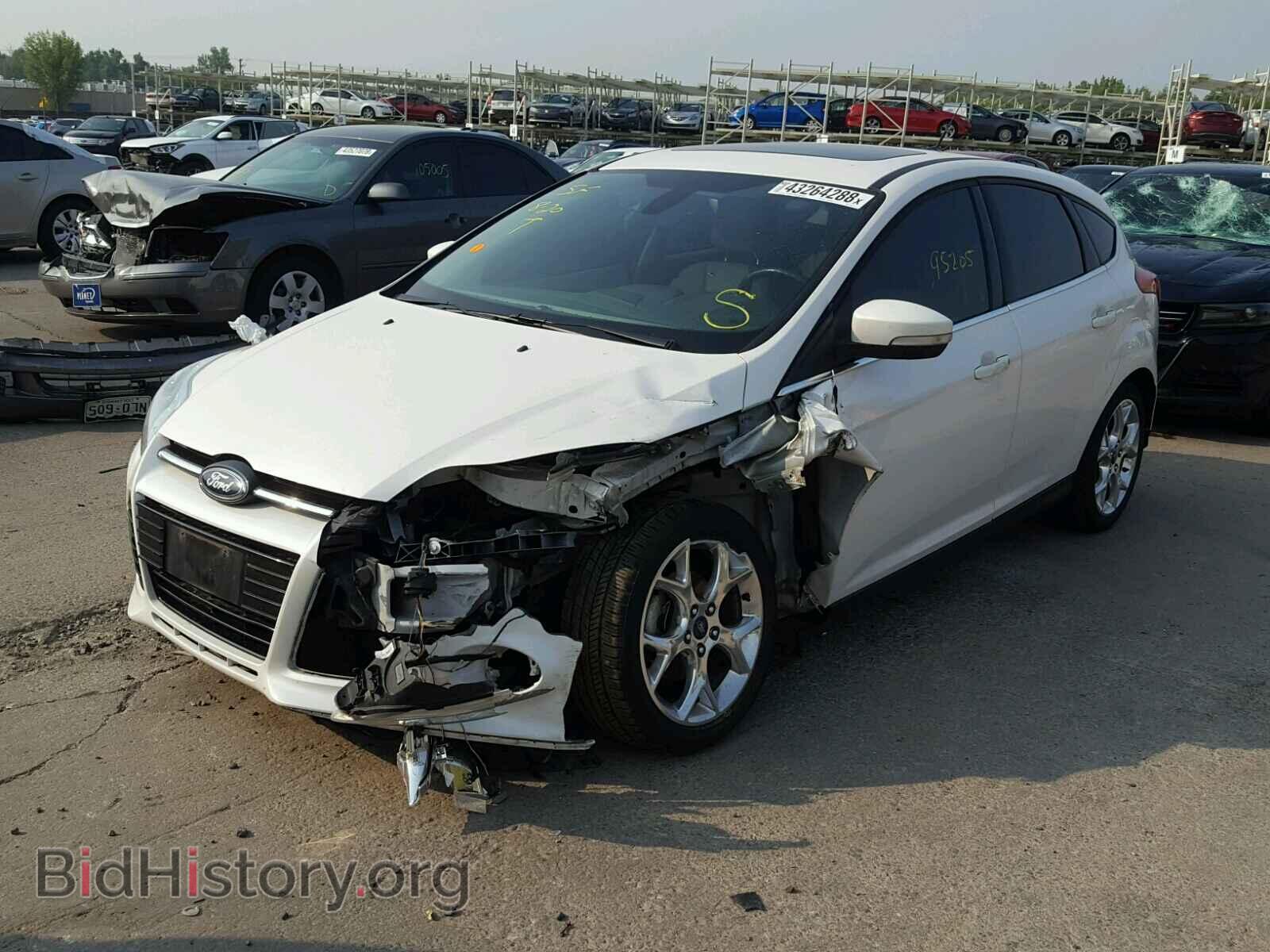 2012 Ford FOCUS (VIN 1FAHP3M21CL371172) — фото 2 из 10