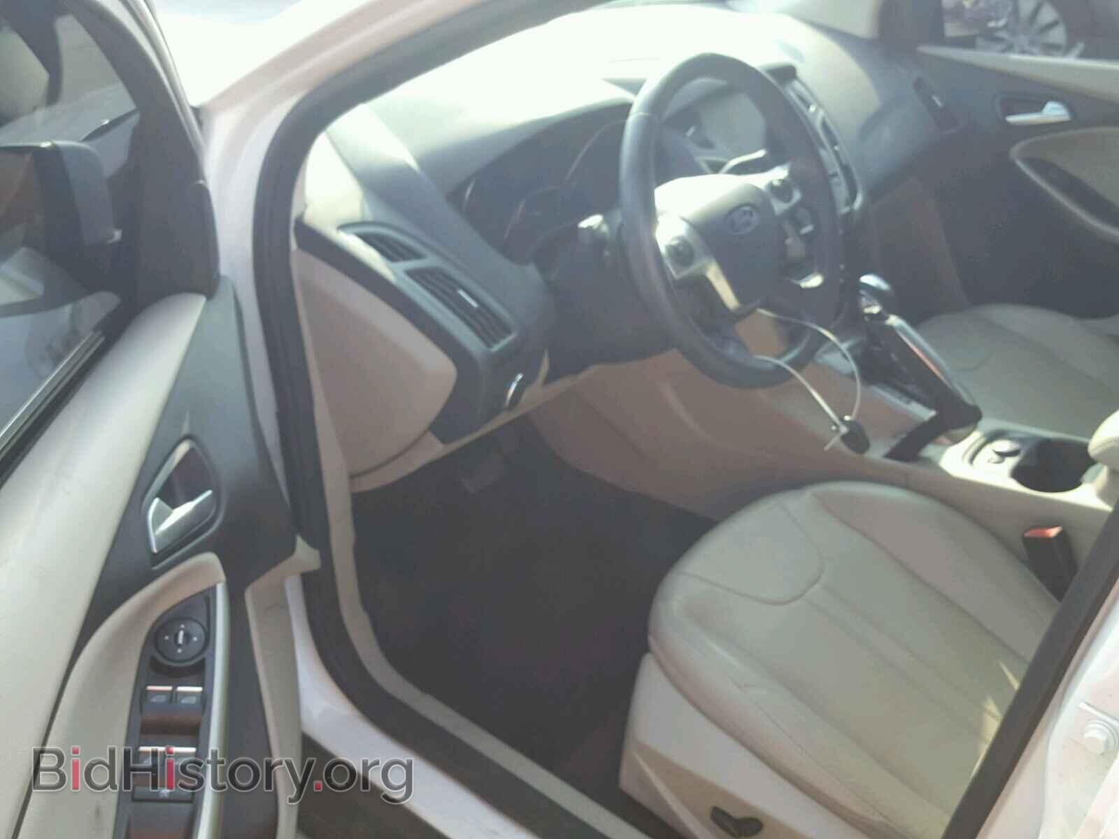 2012 Ford FOCUS (VIN 1FAHP3M21CL371172) — фото 9 из 10