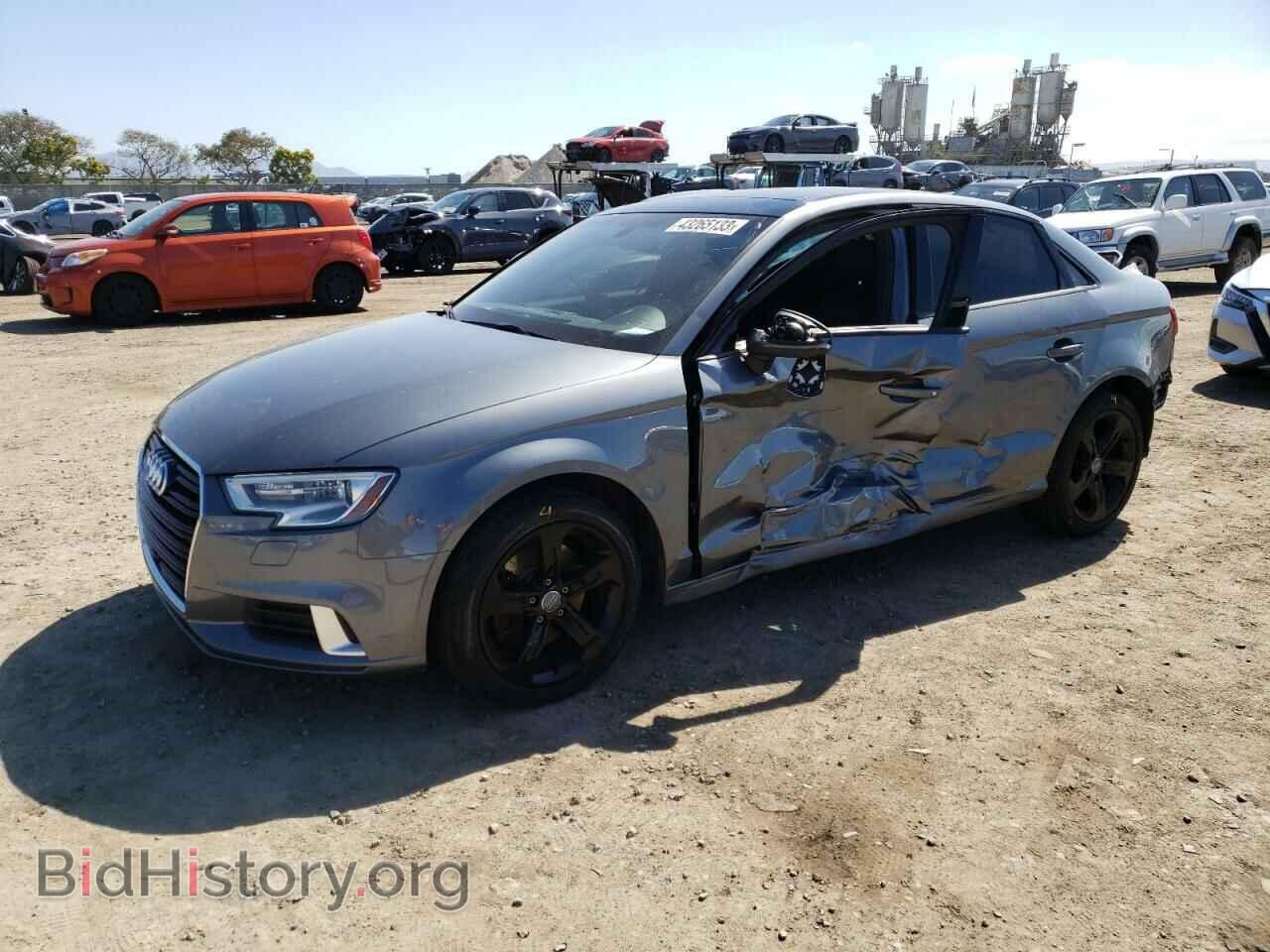 Фотография WAUAUGFF0H1040045 - AUDI A3 2017
