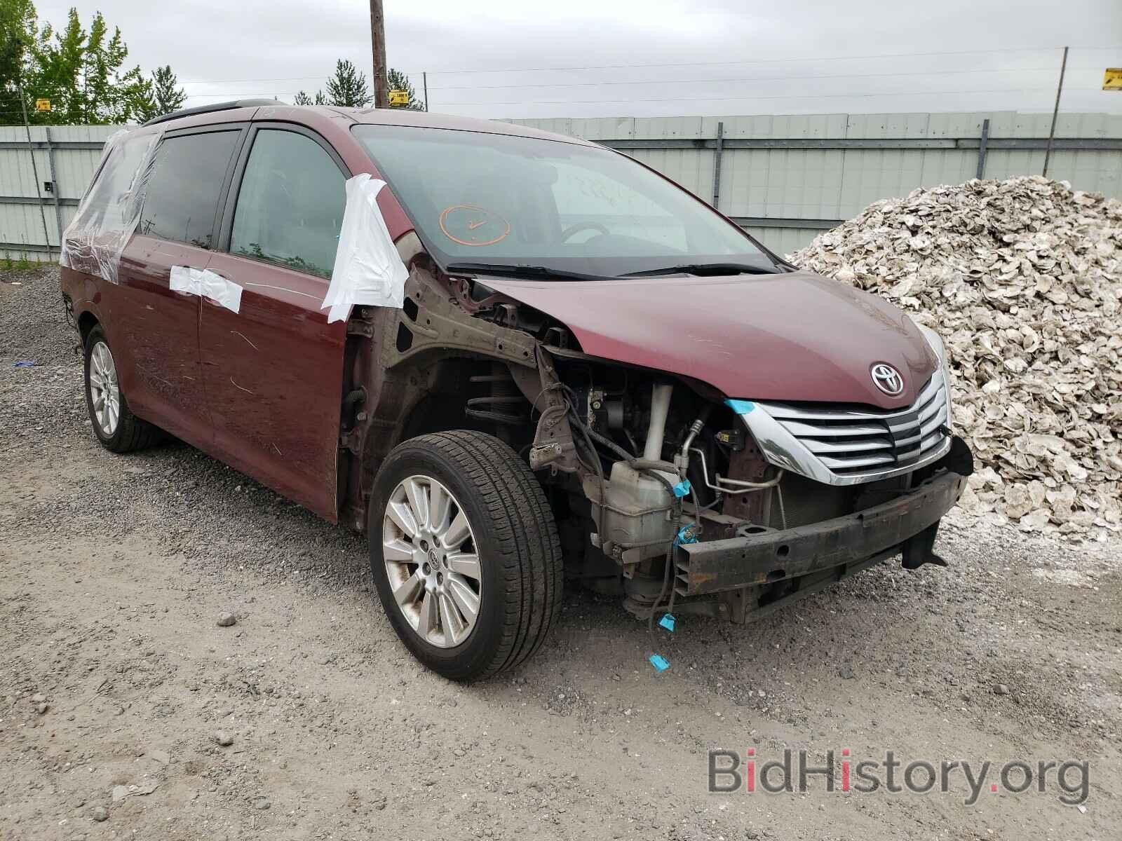 Photo 5TDYK3DC0BS099079 - TOYOTA SIENNA 2011