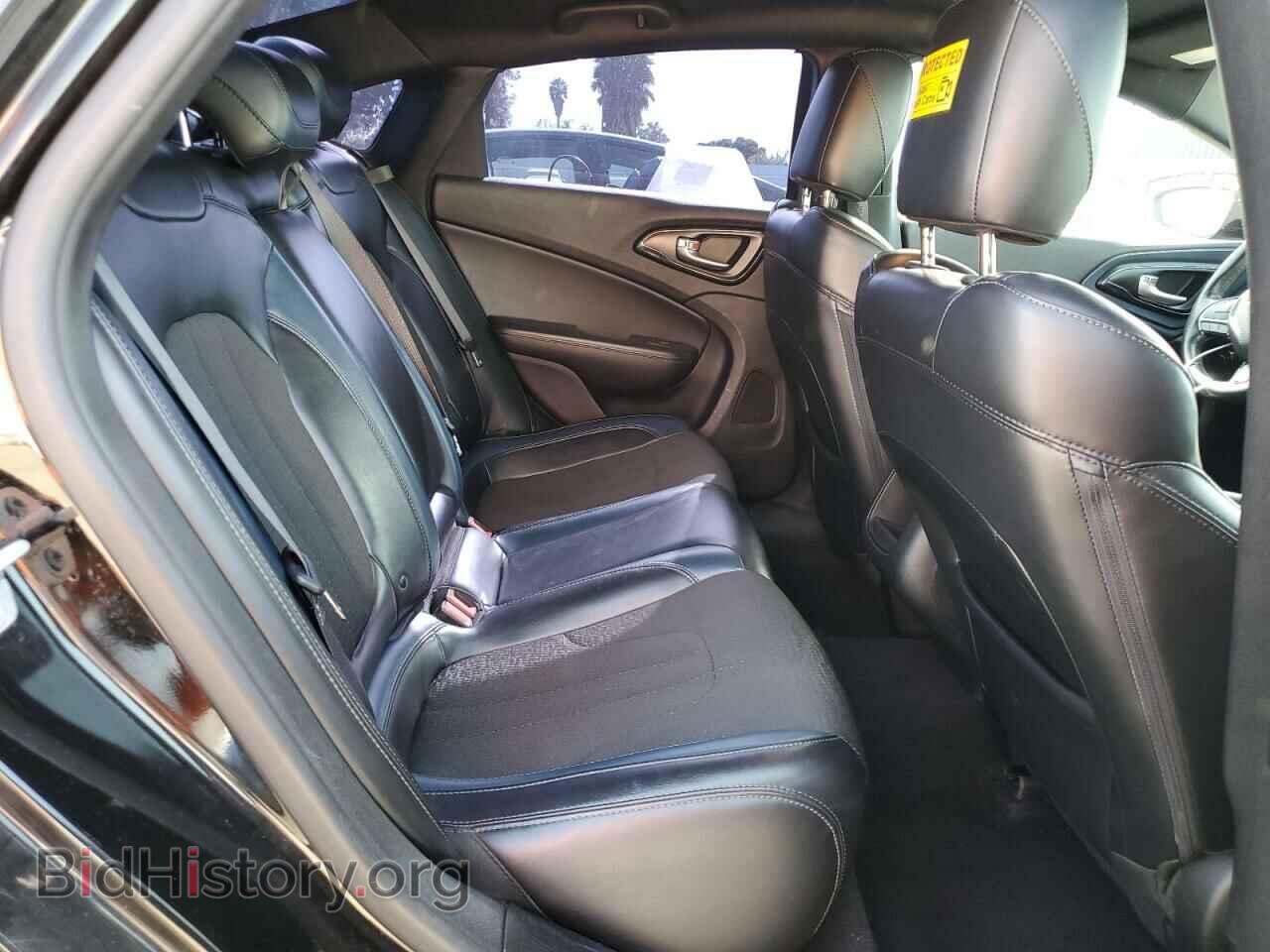 2016 CHRYSLER 200 - VIN: 1C3CCCBG4GN108574 - Фото 10