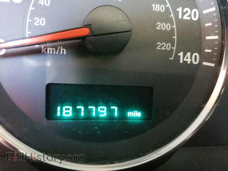2006 Jeep COMMANDER (VIN 1J8HG48N86C230844) — photo 8 of 10