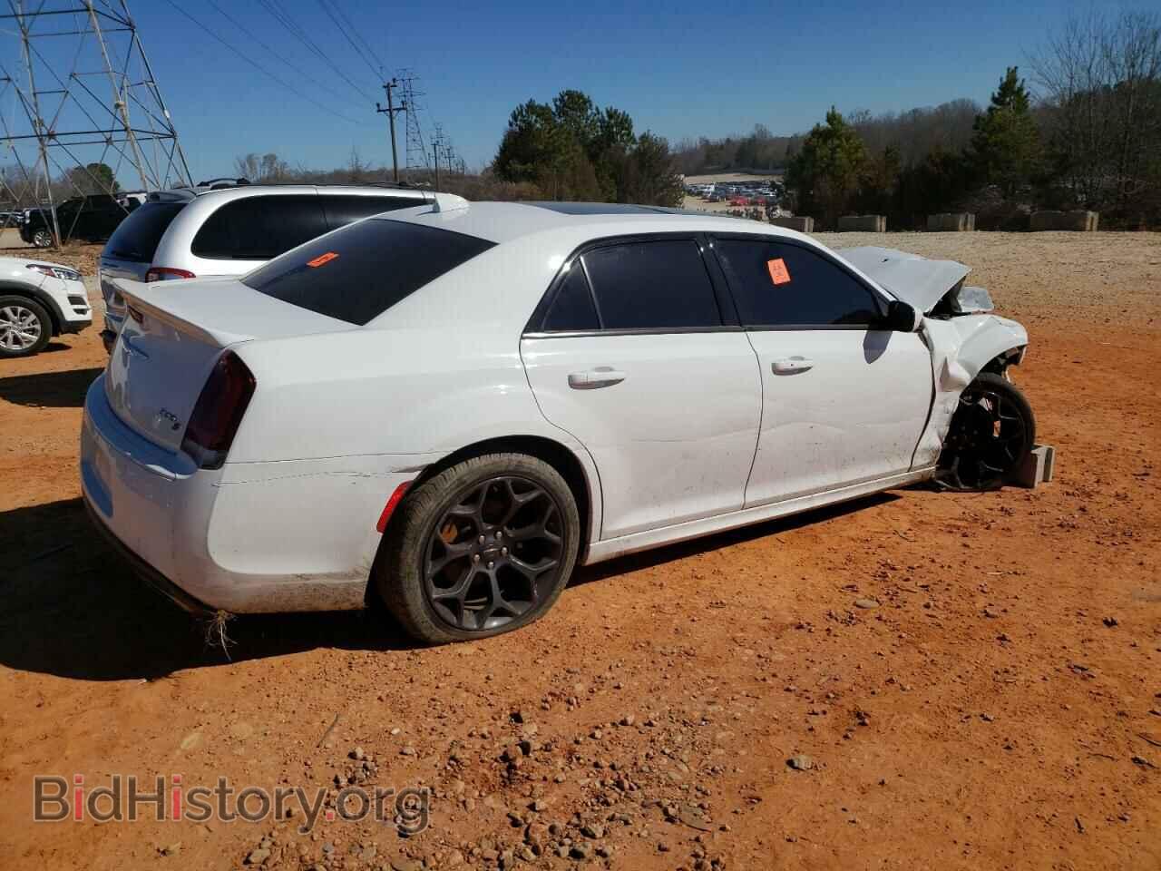2019 CHRYSLER 300 - VIN: 2C3CCABT3KH618224 - Фото 3