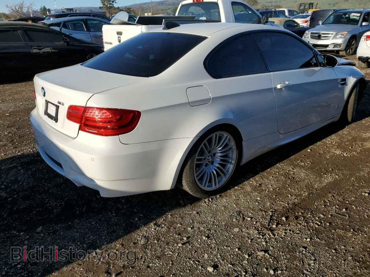 2011 BMW M3 - VIN: WBSKG9C55BE368298 - Фото 3