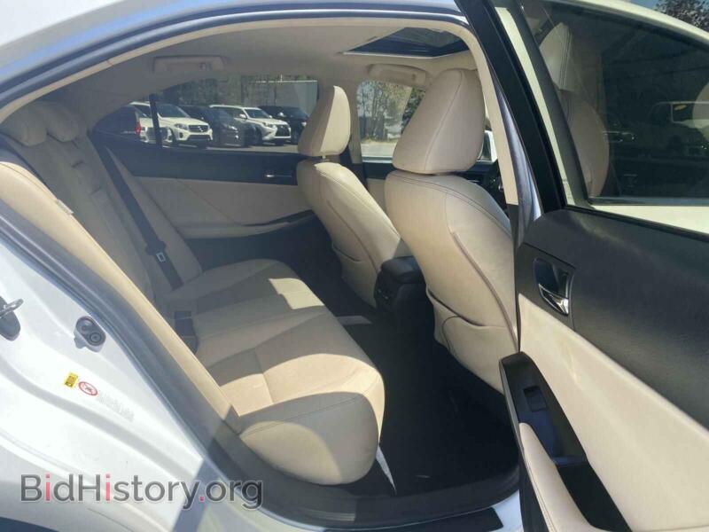 2014 Lexus IS (VIN JTHCF1D26E5014877) — photo 6 of 10