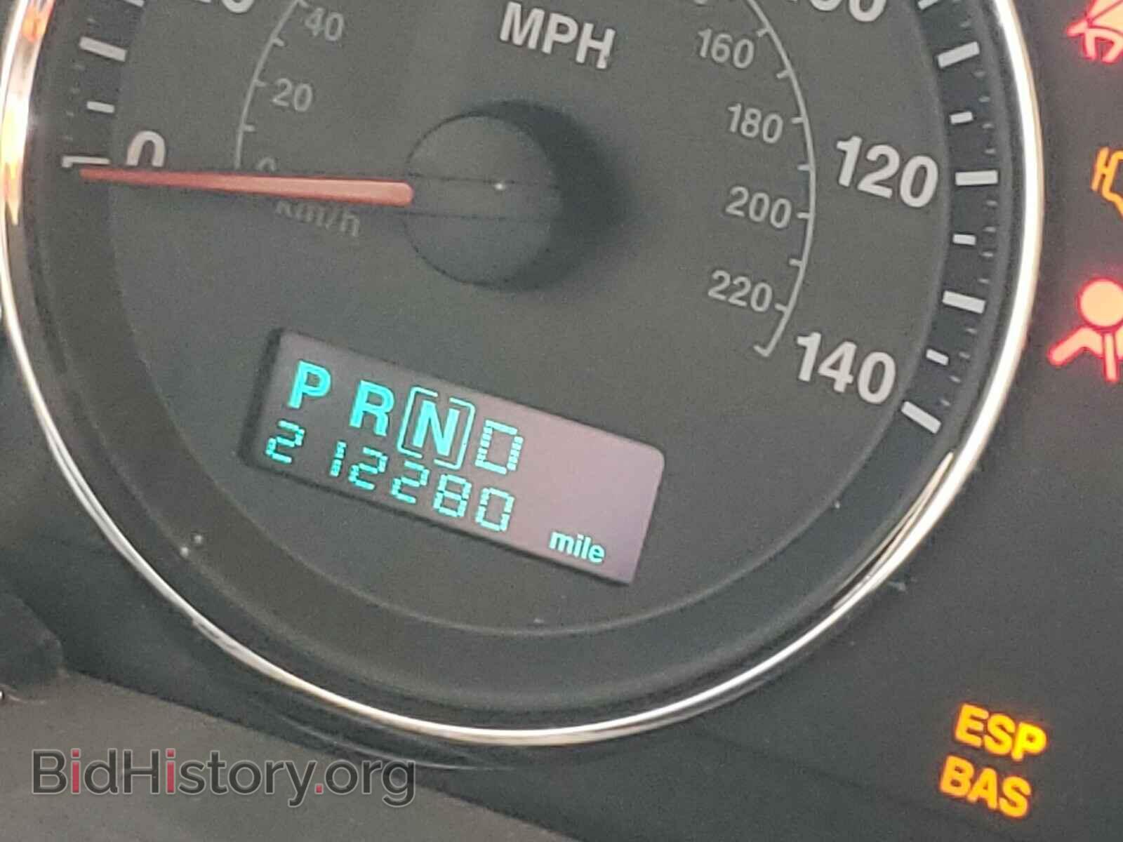 2006 JEEP COMMANDER - VIN: 1J8HG48K86C212205 - Photo 8