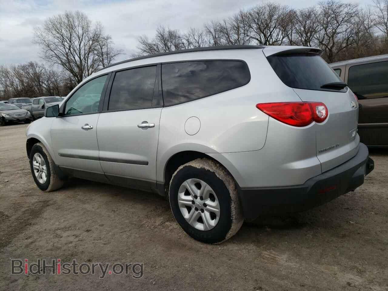 2009 CHEVROLET TRAVERSE - VIN: 1GNER13D89S173323 - Фото 2