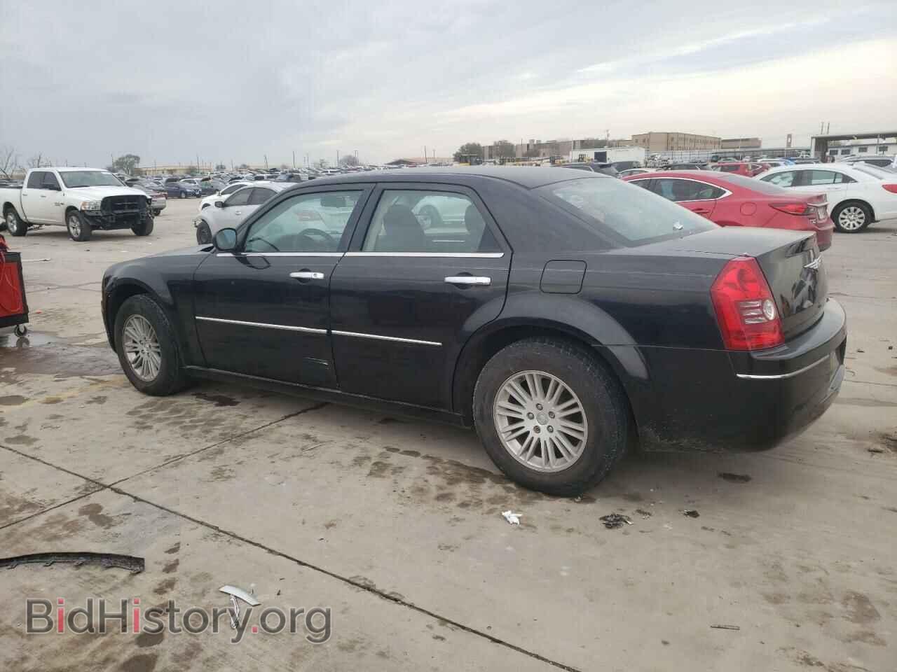 2010 CHRYSLER 300 - VIN: 2C3CA4CD7AH173726 - Фото 2