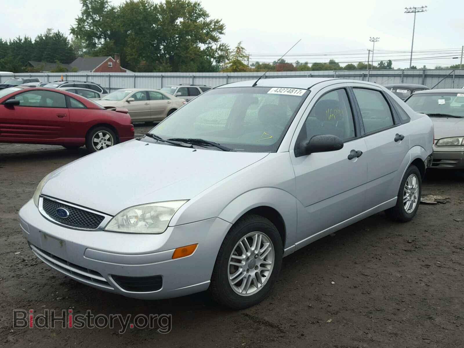 2007 FORD FOCUS - VIN: 1FAFP34N37W195814 - Фото 2