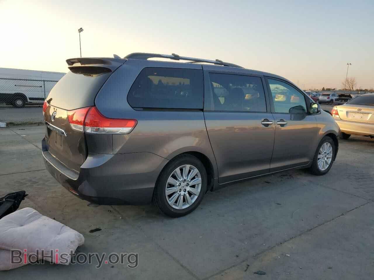 2011 TOYOTA All Models - VIN: 5TDYK3DC0BS035270 - Фото 3