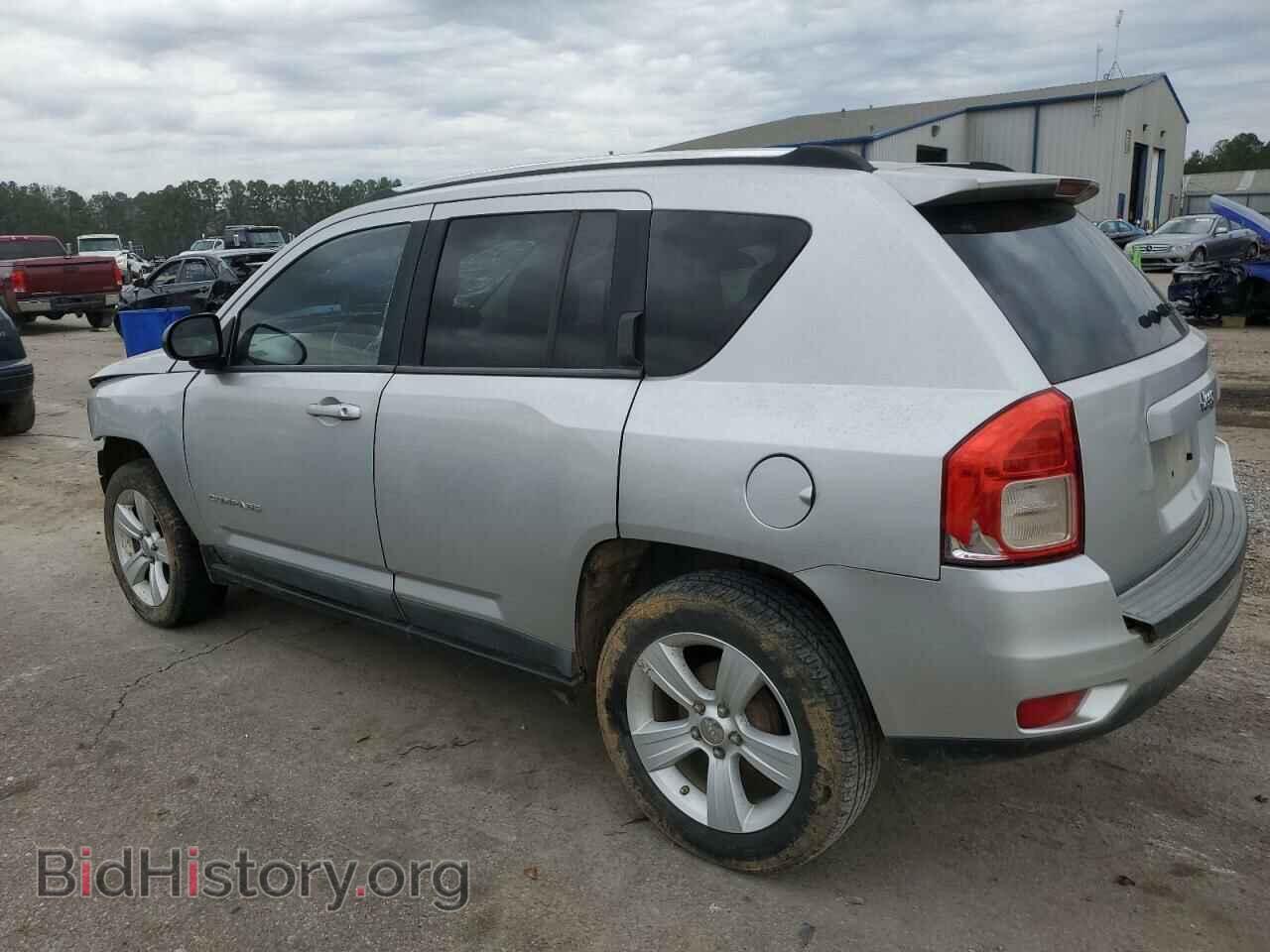 2011 JEEP COMPASS - VIN: 1J4NT1FA4BD260040 - Photo 2