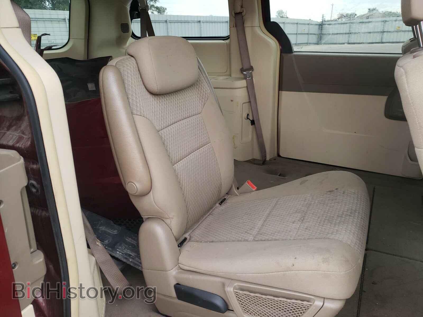 2010 CHRYSLER MINIVAN - VIN: 2A4RR2D19AR456365 - Фото 6