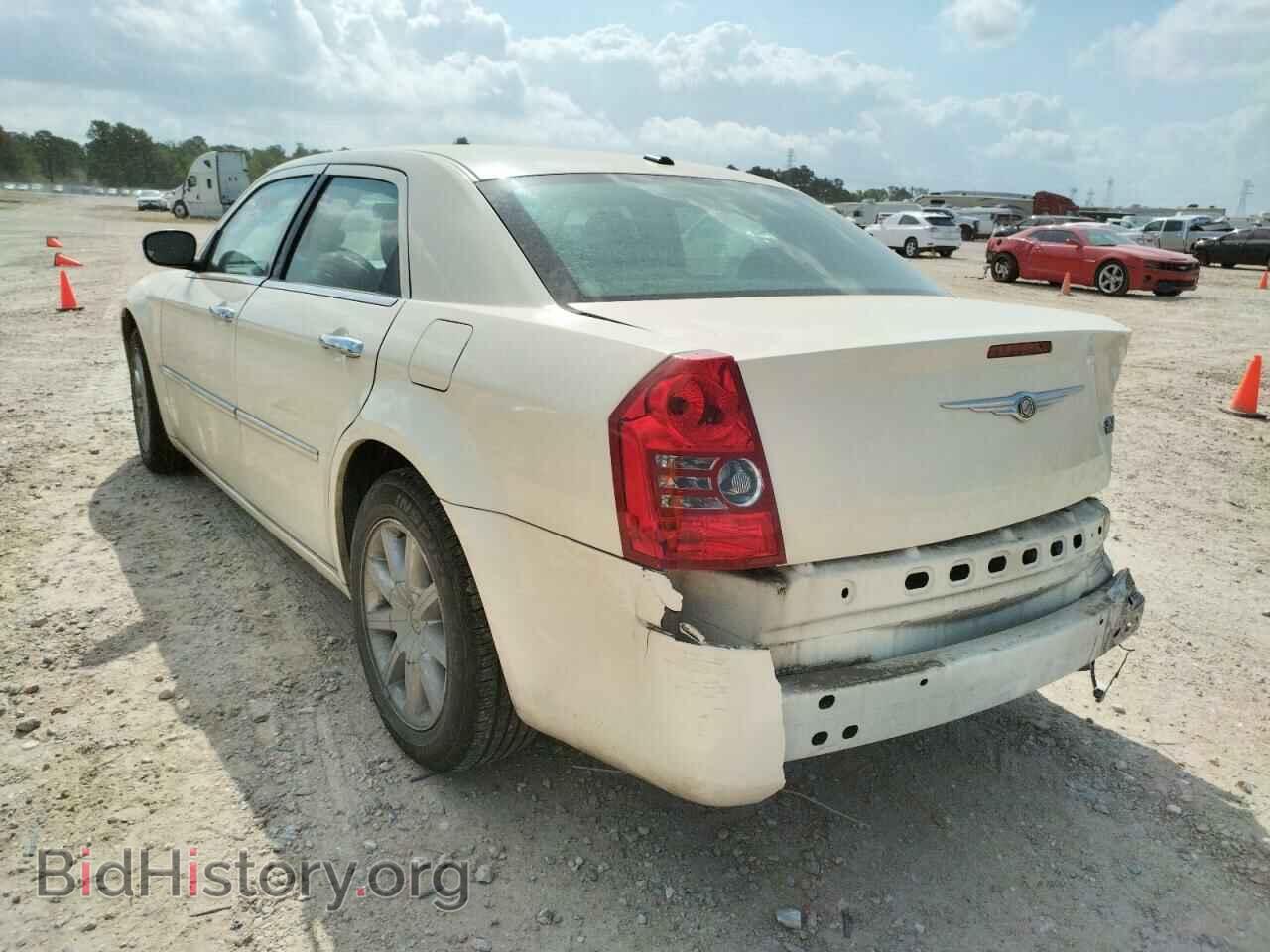 2010 CHRYSLER 300 - VIN: 2C3CA5CV0AH266599 - Фото 3