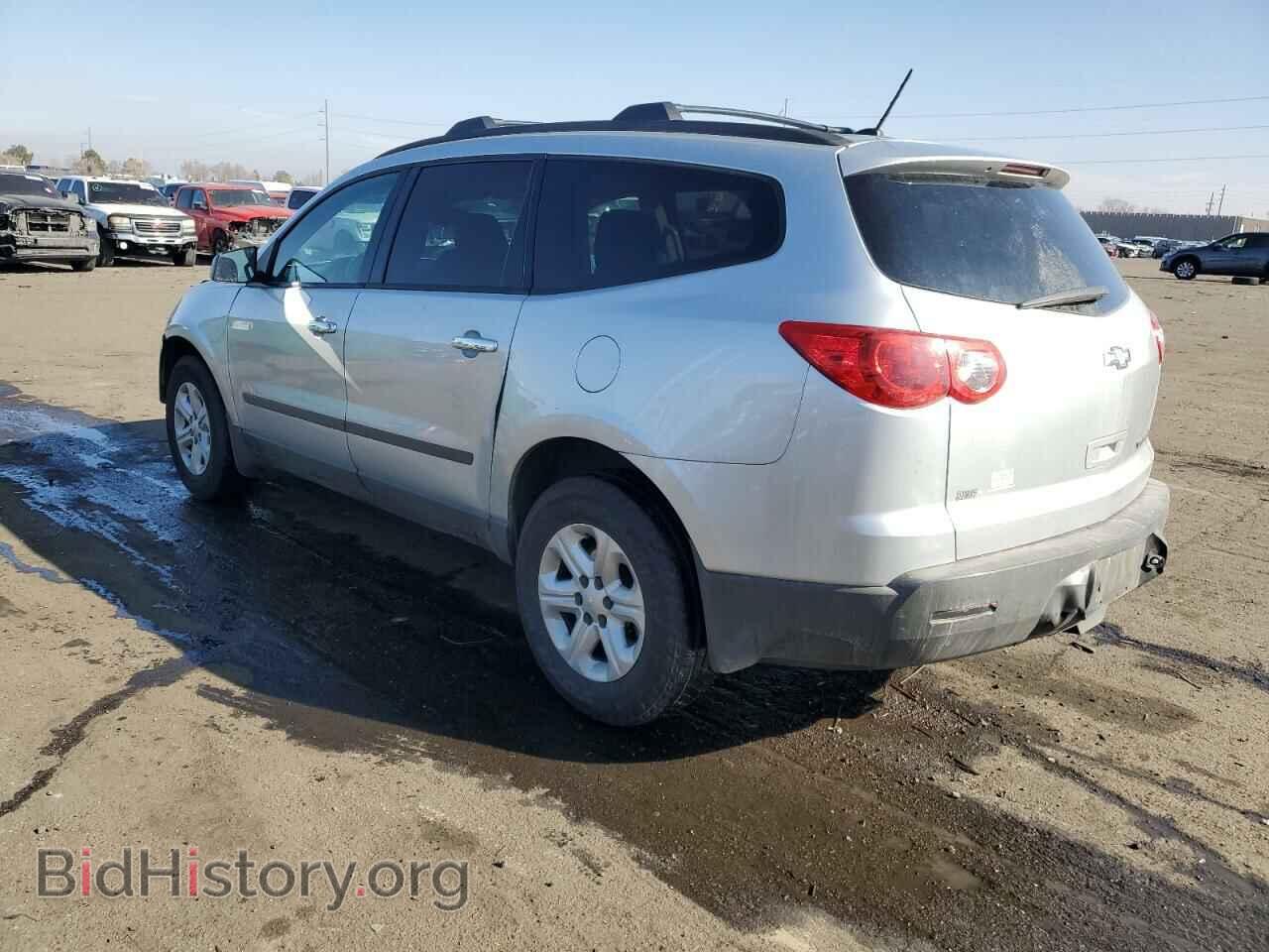 2012 CHEVROLET TRAVERSE - VIN: 1GNKRFED0CJ411787 - Фото 2