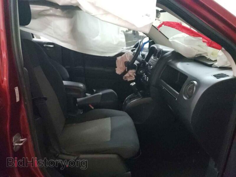 2011 Jeep COMPASS (VIN 1J4NF1FBXBD197090) — photo 7 of 12