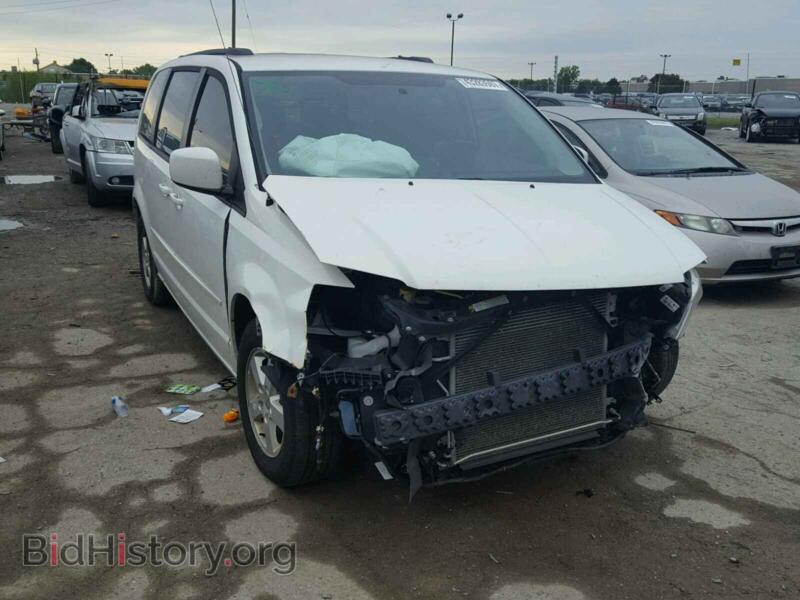 2013 Dodge CARAVAN Grand Cara (VIN 2C4RDGCG3DR524624) — photo 1 of 10, Copart, damage: front end