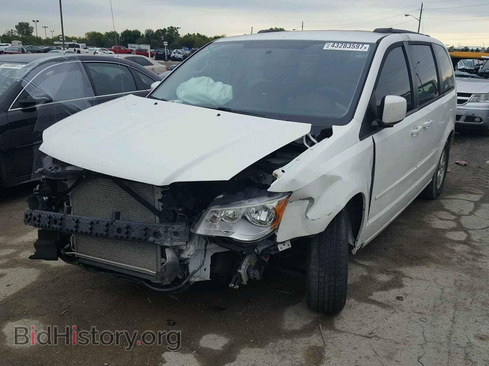 2013 DODGE CARAVAN - VIN: 2C4RDGCG3DR524624 - Фото 2
